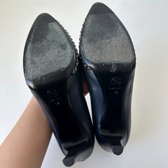 CHANEL 2015 CC Logo Cap Toe Chain Link Platform Pumps IT 39 Navy Blue - Picture 12 of 14